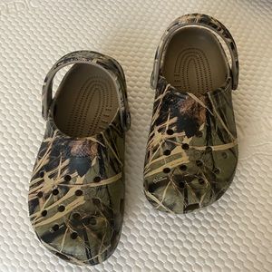 Crocs (NWOT)